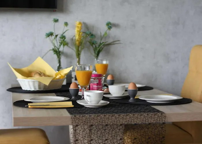 Manhattan 516 Mit Schwimmbad * Браунлаге