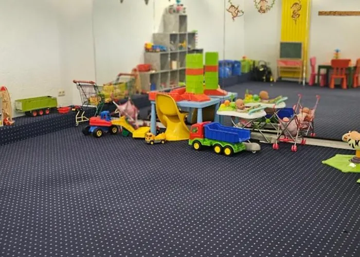 Manhattan 516 Mit Schwimmbad * Браунлаге